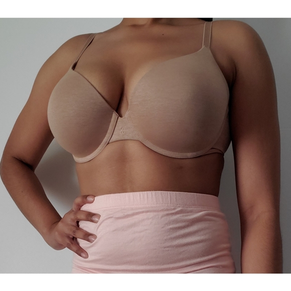 Victoria Secret 32DDD - Picture 4 of 5